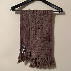 Gap brown knit scarf